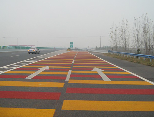 The role of glass beads in color pavements